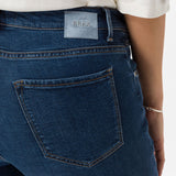 (70-1000) Shakira 5-Pocket Skinny Jean