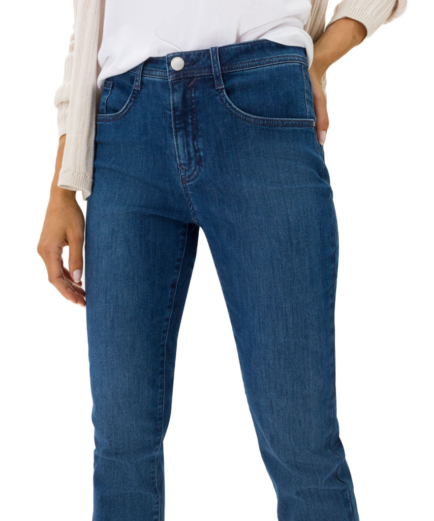 707000-MARY-25_07.jpg