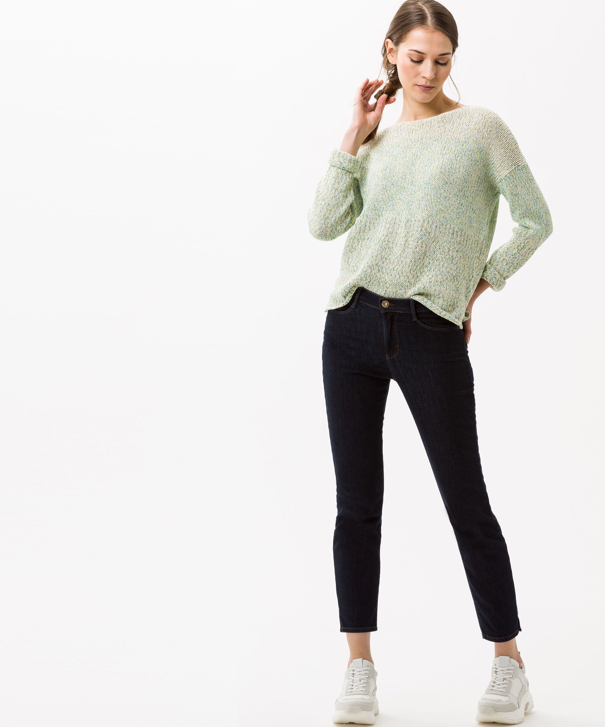 717958-SHAKS303-22_04.jpg