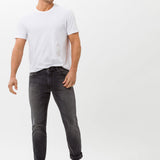 806460-CHUCK-05_05.jpg