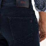 816307-CHUCK-23_01.jpg
