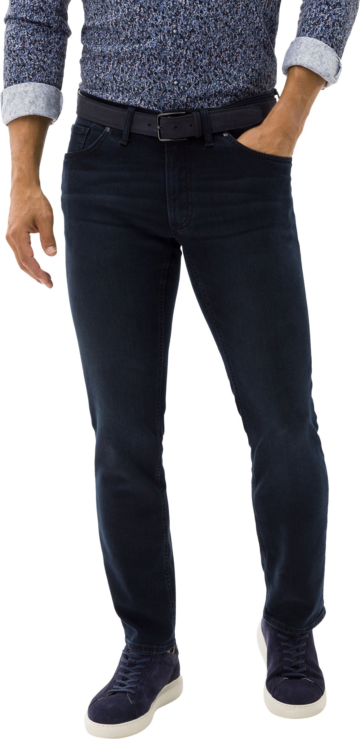 816307-CHUCK-23_05.jpg