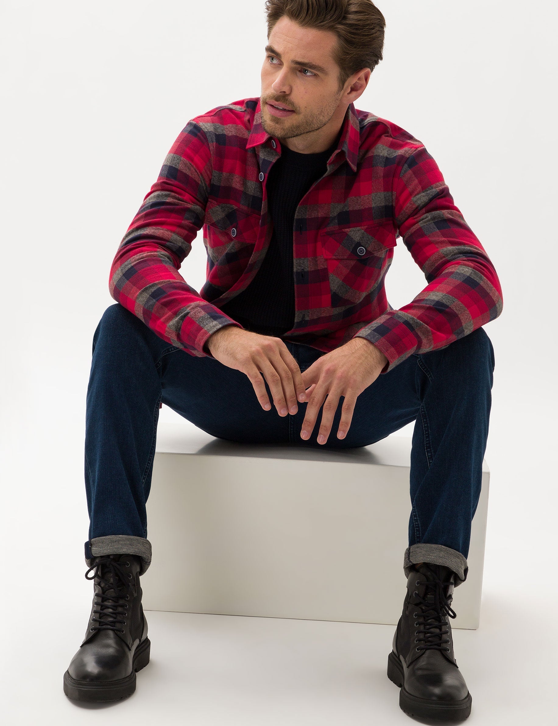 816307-CHUCK-25_01.jpg