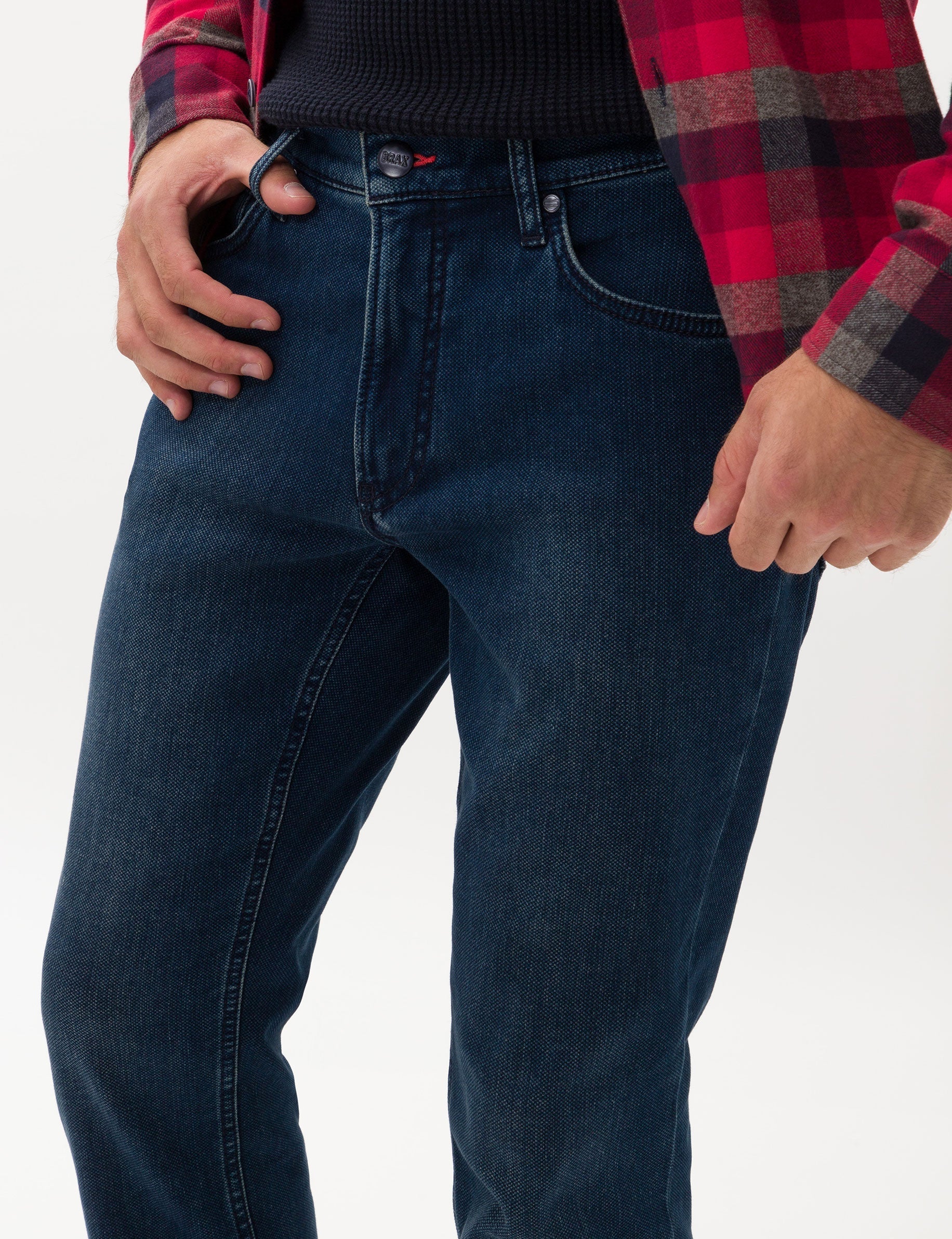 816307-CHUCK-25_05.jpg